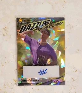2023 Leaf Vivid Jordy Vargas Rockies Auto Yellow Ice Refractor RC SP 6/9 - Picture 1 of 3