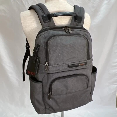 Mochila TUMI 263162HGY4 Gris Buen Estado. Foto 1 de 4