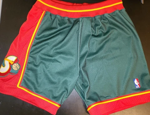 Mitchell and Ness Authentic NBA Seattle SuperSonics  1995-96 Shorts 48 XL Cover