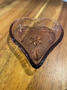 (49) Tiara Indiana Sandwich Glass Purple Amethyst Heart Shaped Trinket Dish - Picture 1 of 4