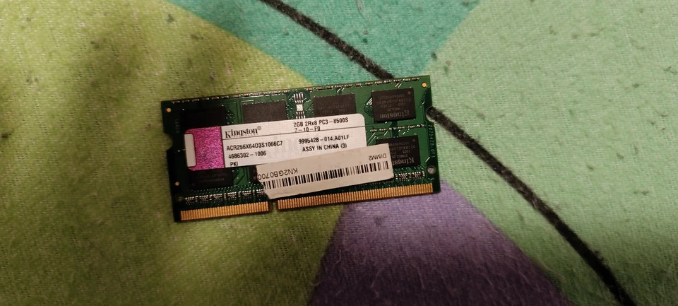 RAM SODIMM DDR3 2GB 8500S KINGSTON - Immagine 1 di 1