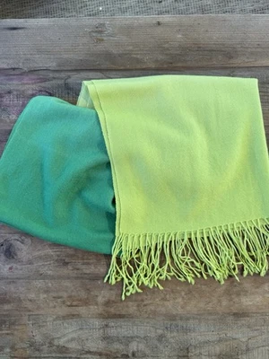 Letarte Mantón Cachemira Bufanda Envoltura Flecos Verde Ombre Tejido 22" x 70" DEFECTUOSO Foto 1 de 4