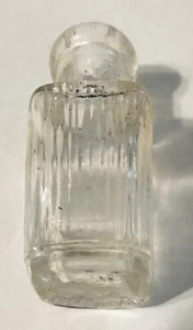 Botella pequeña antigua de 1920 colonia perfume vidrio transparente Tapa de corcho acanalada con paneles - Imagen 1 de 6