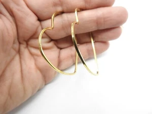 Pendientes Omega Aro Corazón Metal Tono Dorado De Colección - Imagen 1 de 3