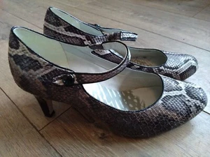 Clarks donna cuscino tacco morbido 3 pollici misura 8D pelle serpente - Foto 1 di 9
