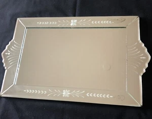 VASSOIO VINTAGE ART DECO VENEZIANO VETRO INCISO VANITY SPECCHIATO CON MANICI 15”x 9” - Foto 1 di 19