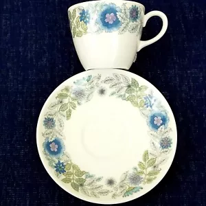 tazza e piattino wedgwood clementine bone china blu e lavanda flora - Foto 1 di 9