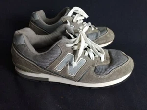 New Balance 595 sportliche Turnschuhe Schuhe grau/dunkelgrau W595GS Damengröße 9 " - Bild 1 von 9