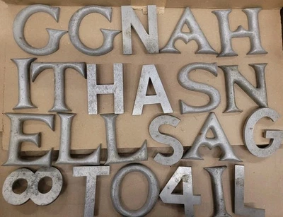 LETRAS DE ALUMINIO FUNDIDO VINTAGE Letras de letrero vintage 4" Lote de 23 letras números Foto 1 de 4