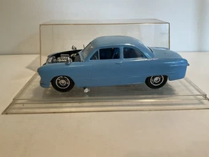 Oldtimer gebautes Plastikauto Modell Oldtimer Ford blau Aufputzmotor im Koffer - Bild 1 von 14