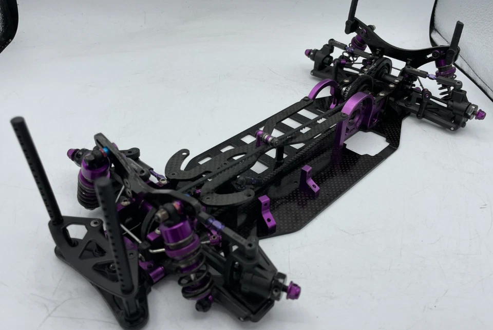 For parts HPI Cyclone carbon chassis only - Image 1 of 4