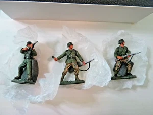 W Britain, WWII German Infantry, 3-teiliges Set, Maßstab 1:32, Diecast, Neu - Bild 1 von 4