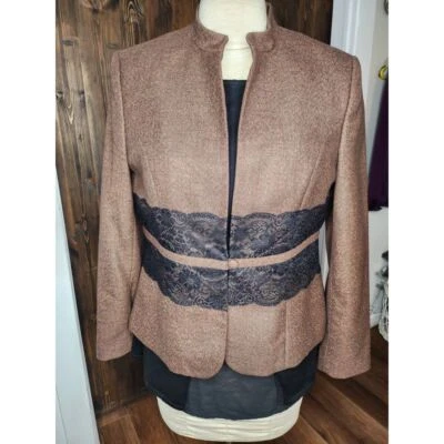 Chaqueta Blazer para mujer Amanda Smith Marrón con encaje negro 12 Botón de cintura simple Foto 1 de 4
