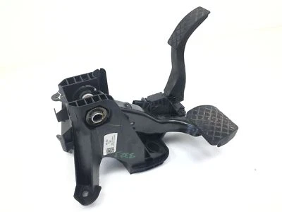 2015-2021 VOLKSWAGEN GOLF GTI MK7 BRAKE AND GAS ACCELERATOR PEDAL ASSEMBLY OEM - Image 1 of 4