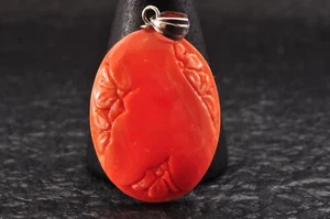 With certification, "red coral" oval pendant top Flower pattern carved (19ct). - Picture 1 of 16