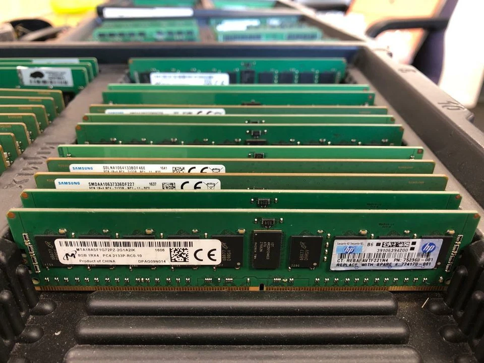 HPE 752368-081 8gb (1x8gb) 2133mhz Pc4-17000 Cas-15 Ecc Registered Single Rank - Image 1 of 3