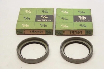 Par de vedação de óleo de roda dianteira NORS 1962-70 Chevrolet 1961-70 GMC caminhão C10 C20 19757 - Imagem 1 de 3