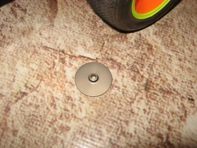 Vintage RC Losi Transmission Spares Slipper Backing Plate (1) 3132 Used - Image 1 of 3