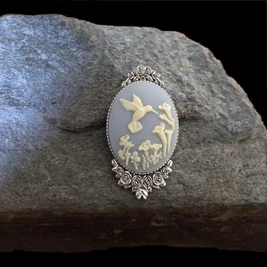 Wedgwood Blue Hummingbird Cameo Brooch Pin LILY OF THE VALLEY FLOWERS Victorian - Picture 1 of 4