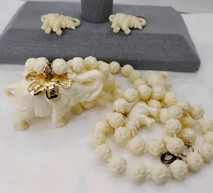 24" Elefant geschnitzt Kunststoff Vintage Halskette Ohrringe Set cremeweiß Blumen Acryl - Bild 1 von 7