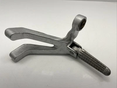 ♻️ Reposapiés trasero izquierdo suzuki tl 1000 s 1997 - 2001 ♻️ Foto 1 de 4