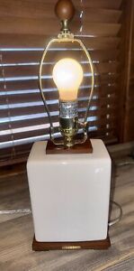 Ralph Lauren Light Beige Crackle Finish Porcelain Table Lamp with Wood Finial RD