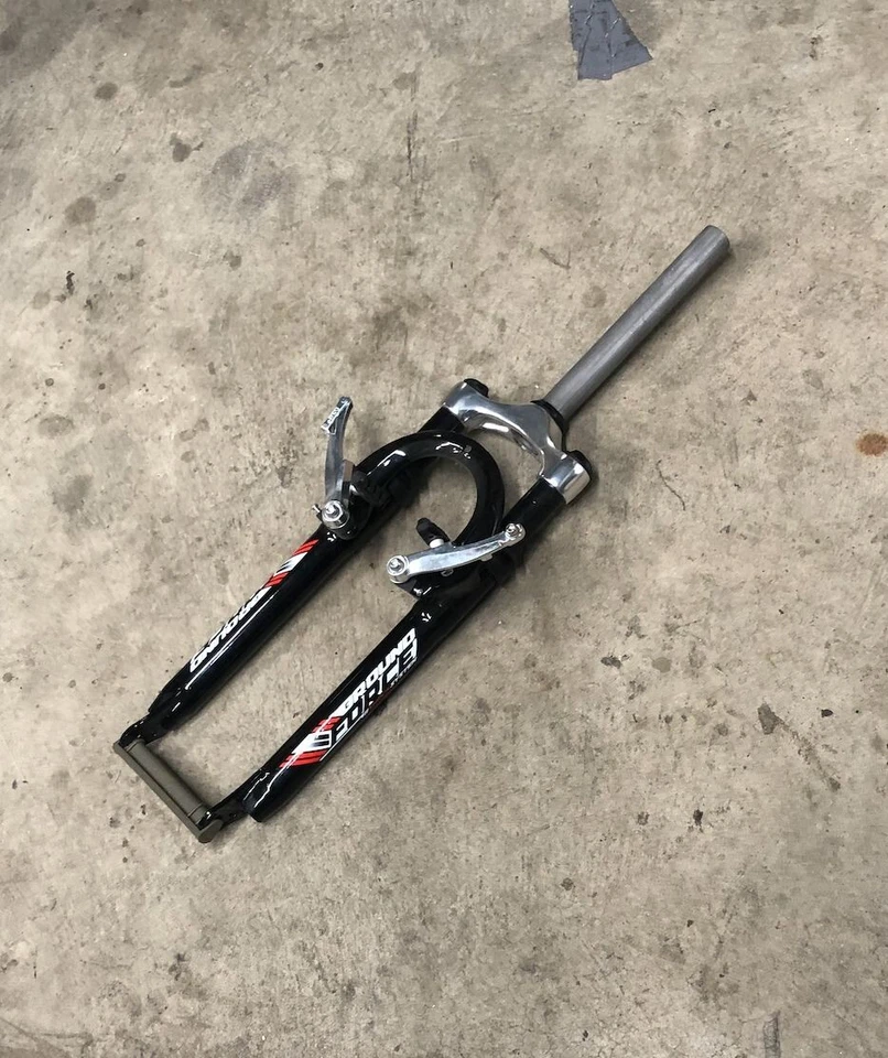 Ground Force 26" Suspension Bicycle Fork 1 1/8" x 8 5/8" Threadless (Black) - Image 1 of 1