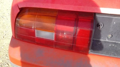 Luz trasera izquierda del conductor para 91-93 CAPRI 381266 Foto 1 de 3