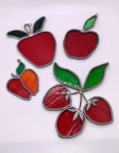 Vintage rote Äpfel & Kirschen Sonnenfänger hängendes Fenster Buntglas Obst Posten - Bild 1 von 6