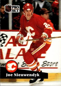 1991-92 Pro Set French #29 Joe Nieuwendyk - Picture 1 of 2