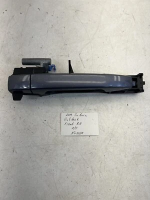 Manija exterior puerta delantera derecha Subaru Outback 2013-2014 OEM. Foto 1 de 4