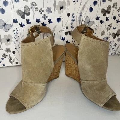 Sandálias anabela Nine West Paton bege camurça biqueira aberta cortiça tamanho 7.5 - Imagem 1 de 4