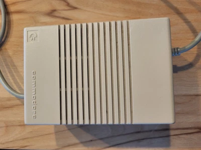 Original Netzteil für Amiga 500 / + / 600 / 1200 - Bild 1 von 2
