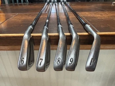 Titleist DCI 762 Irons Set 6 - PW  RH Dynamic Gold S300 Steel Stiff Flex - Image 1 of 4
