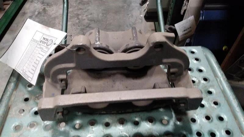 Pinza de freno delantera derecha pasajero tracción trasera compatible con 05-16 300 Challenger SXT 1638518 Foto 1 de 1