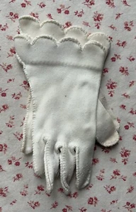 Guantes de vestir festoneados blancos vintage de los años 50 para niñas pequeñas iglesia escuela dominical - Imagen 1 de 2