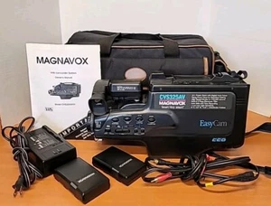 READ Magnavox CVS325AV01 Video Camera accessories with bag FOR PARTS - Picture 1 of 7