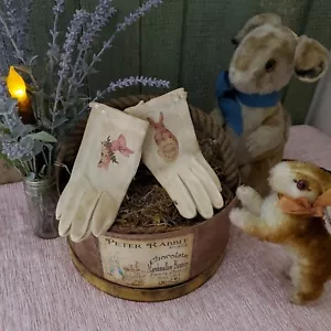 NUEVOS GUANTES ANTIGUOS DE COLECCIÓN VICTORIANOS PRIMITIVOS DE PASTER CONEJO HUEVO NIÑA NIÑA - Imagen 1 de 10