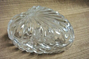 HÜBSCHE KLARE GERIPPTE GLAS HERZ SCHMUCKSCHATULLE - Bild 1 von 7