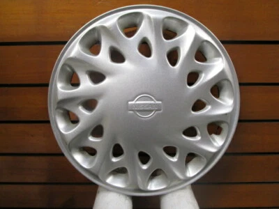 Tapacubos 403151B200 cubierta rueda Nissan Quest XE 16" 1996-1998 genuino OEM Foto 1 de 4