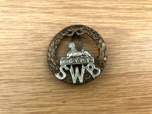 Vintage army cap badge South Wales Borderers - Picture 1 of 2