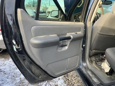 OEM EXPLORER  2004 Door Trim Panel Rear 1340135 Foto 1 de 4