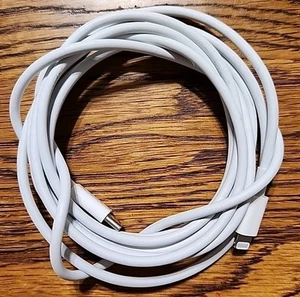 Genuine Apple USB-C to Lightning Cable 2m (white) A2441 MQGH2AM/A - Photo 1 sur 4