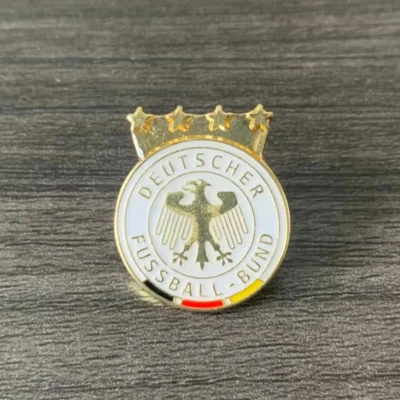 PIN SOLAPA DE FÚTBOL/FÚTBOL ALEMÁN BUND (ALEMANIA) CON BOLSA DE PLATA... Foto 1 de 2