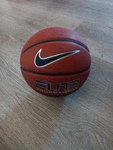 Nike Elite Tournament Indoor Basketball taglia 6 donna/giovane - Foto 1 di 3
