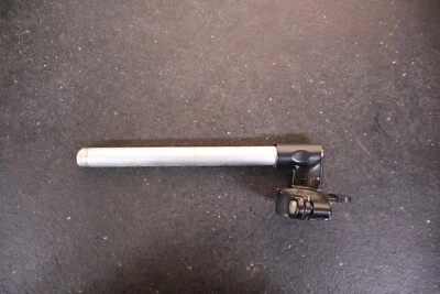 KAWASAKI 2000 2001 ZX900 ZX9R НИНДЗЯ ЛЕВАЯ СТОРОНА ЗАЖИМ НА РУЛЬ РУЛЬ РУЛЬ - Изображение 1 из 4