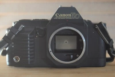 Canon T70 35mm SLR Camera. Good condition, cleaned and tested. Perfect beginner  - Image 1 of 4