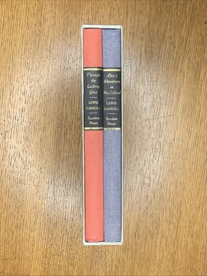 Alice's Adventures in Wonderland & Through the Looking Glass 1965 Box Set Foto 1 de 4