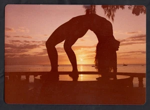 IMPRESIONANTE SILUETA SEXY MUJER BACKBEND al atardecer ~ FOTO de los años 70 - Imagen 1 de 1