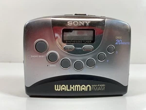 Raro reproductor de radio casete digital Sony Walkman WM-FX251 FM/AM solo para piezas - Imagen 1 de 6